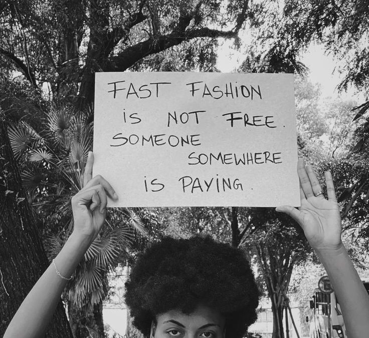 Slow fashion vs fast fashion: por qué importa lo que compras